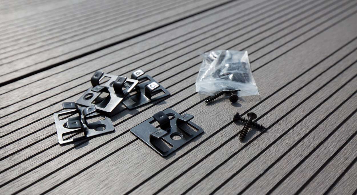 Set completo TitanWood 4m TitanWood 4m struttura a listello cavo scanalato grigio chiaro 41,2m² incl. alluminio-UK