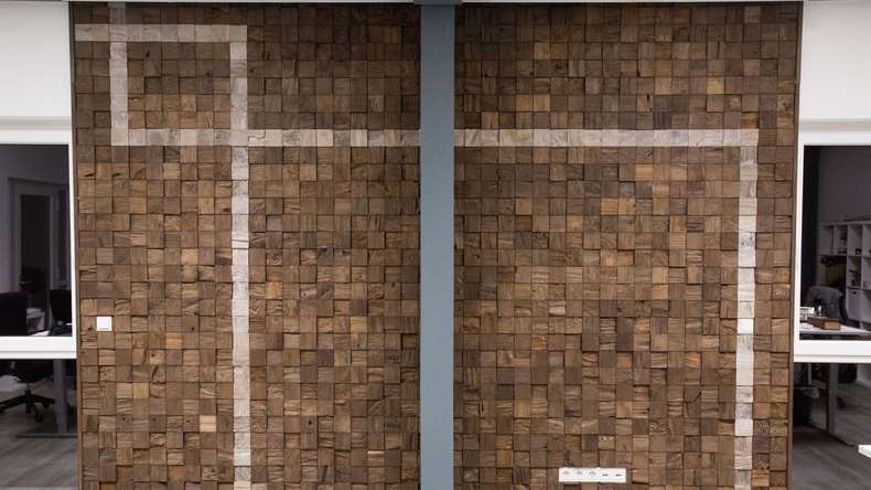 Skaben WoodWall - Cubo in legno di teak Sulawesi