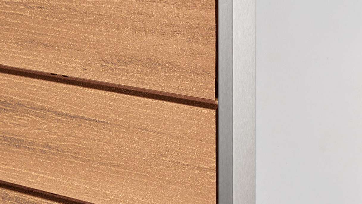 planeo Fassado - WPC rivestimento facciata a fasce romboidali in rovere marrone