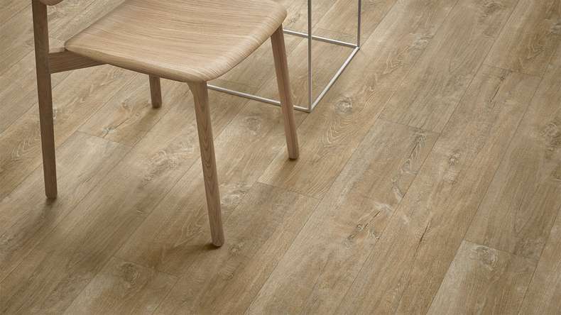 Vinile adesivo Forbo Enduro - Legno naturale (69330DR3)
