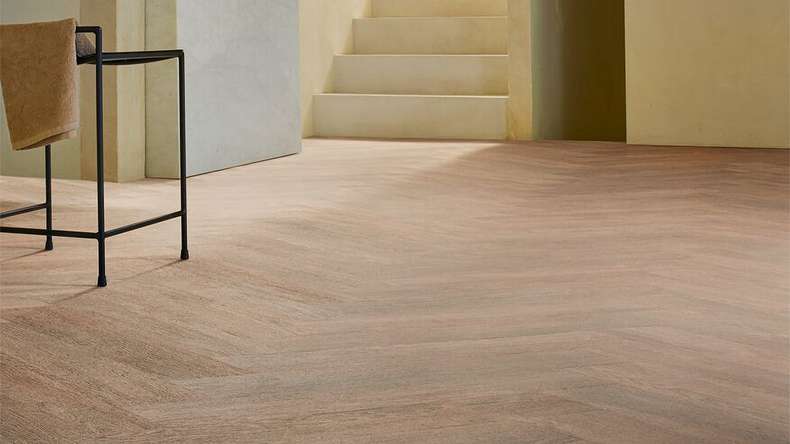 Vinile adesivo Forbo Allura Wood 40 - Rovere elegante ambrato 750 x 150 mm (60168DR4)