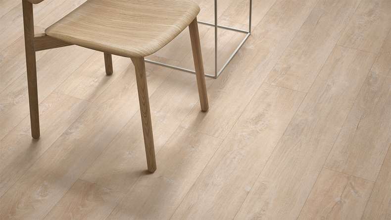 Vinile adesivo Forbo Enduro - Legno chiaro (69335DR3)