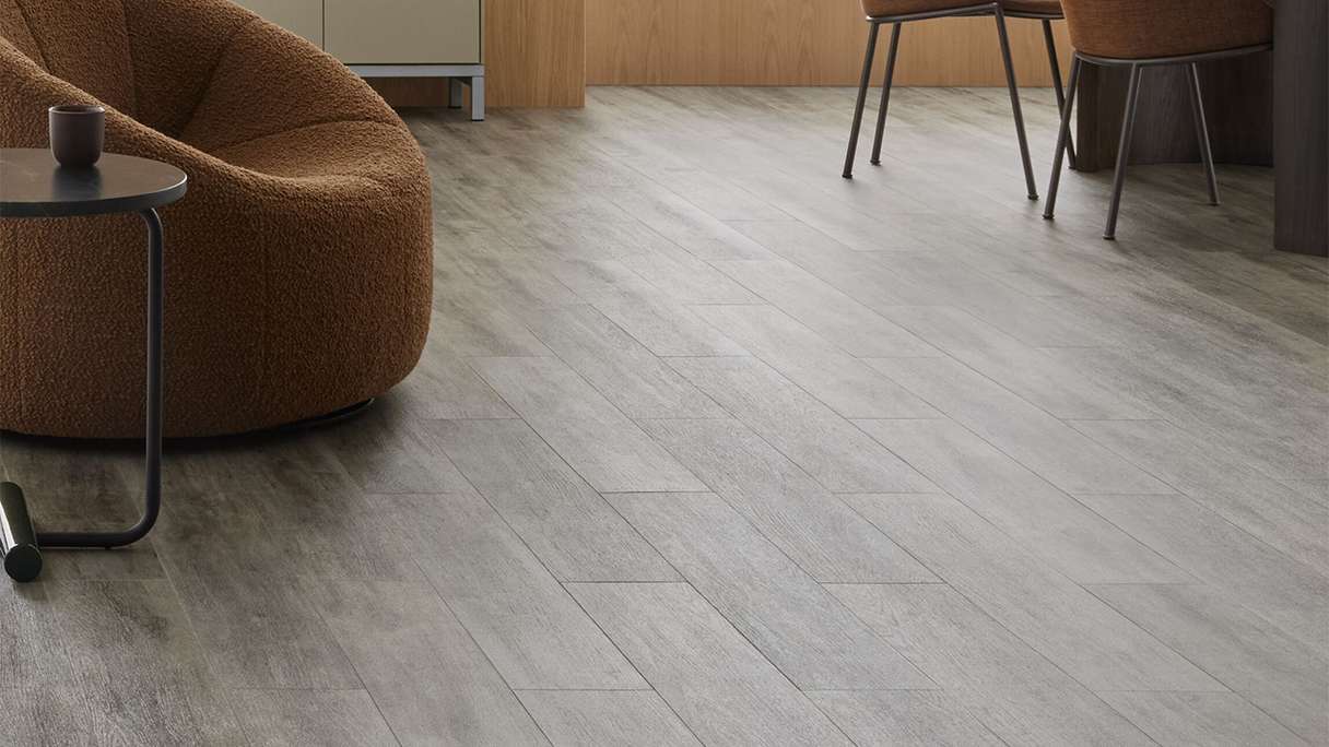 Vinile adesivo planeo - SilentIQ Wood 2in1 per uso commerciale Alveza | Isolamento acustico integrato (F-DW-SIQ-17080)