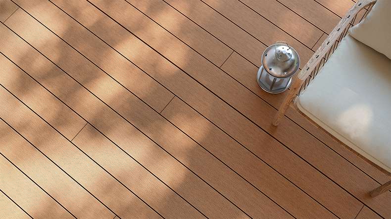 planeo LineWood WPC Pannello per decking solido - Marrone chiaro 4,80m scanalato/scanalato