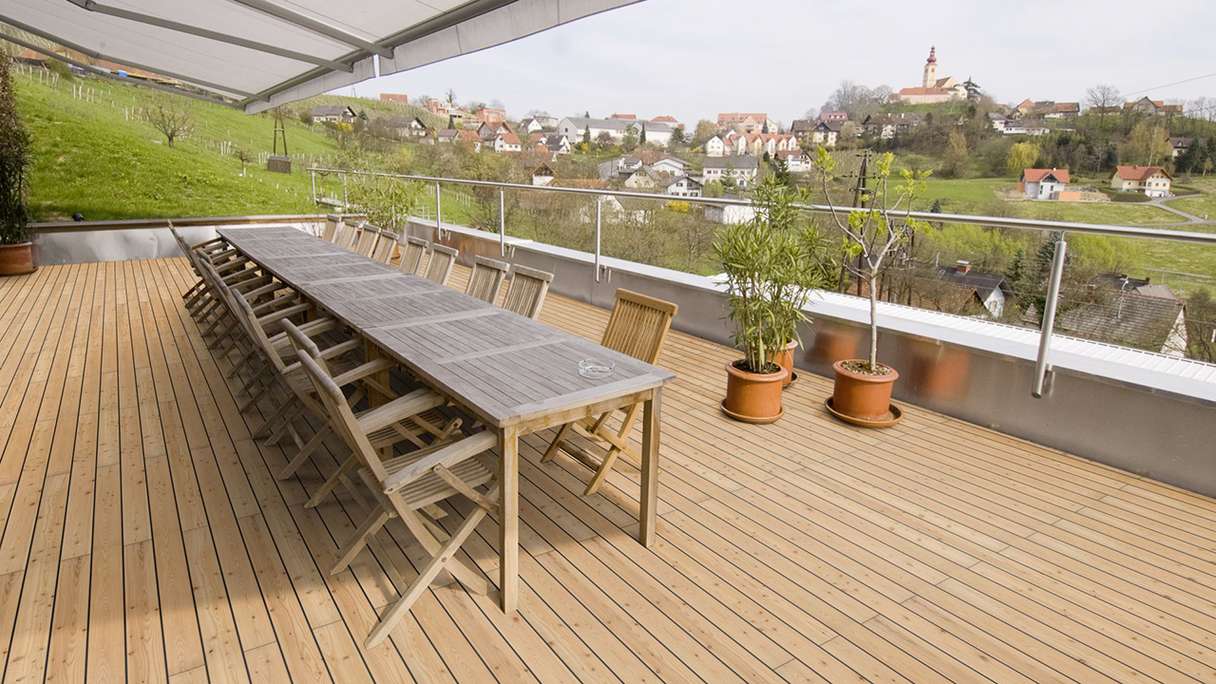 Decking in legno TerraWood - larice canadese - liscio su entrambi i lati