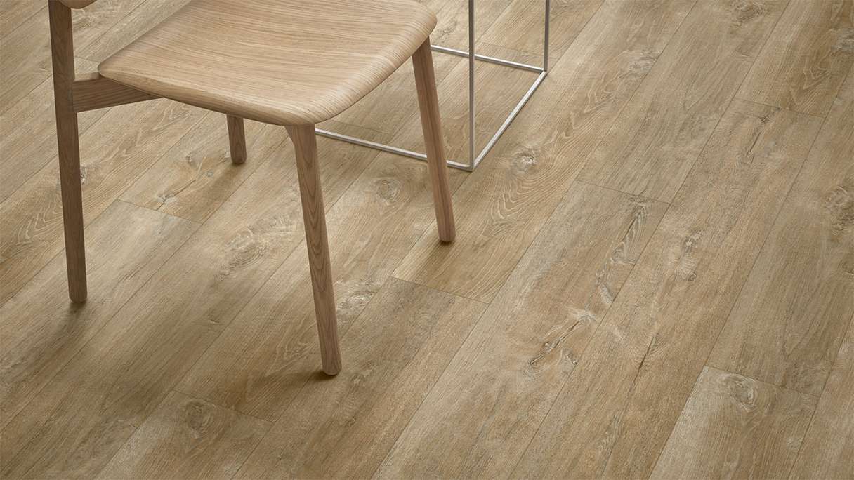 Vinile adesivo Forbo Enduro - Legno naturale (69330DR3)