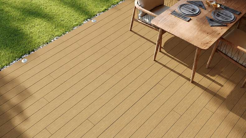 planeo LineWood WPC - Doghe per terrazze massicce - Marrone terra 3 m con scanalature e incastri