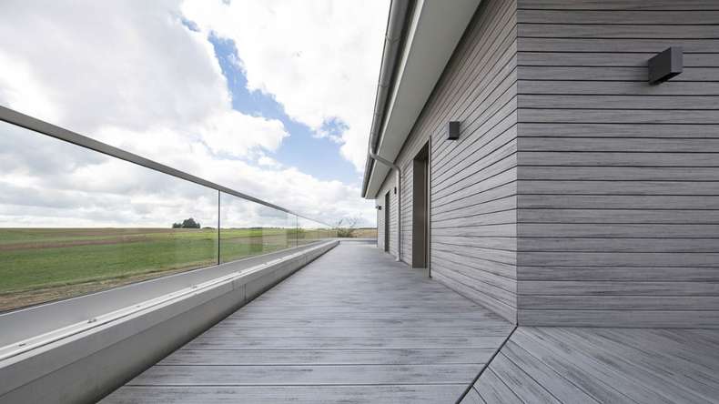planeo Fassado - WPC rivestimento facciata a fasce romboidali grigio grafite piccolo 4 m