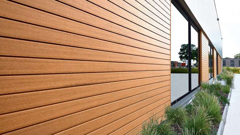planeo Fassado - WPC rivestimento facciata a fasce romboidali in rovere marrone