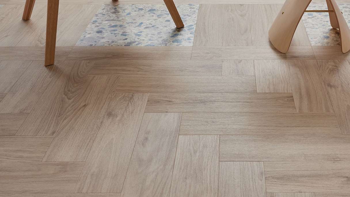 Vinile adesivo planeo - SilentIQ Wood 2in1 per uso commerciale Cavellia | Isolamento acustico integrato (F-DW-SIQ-15080)
