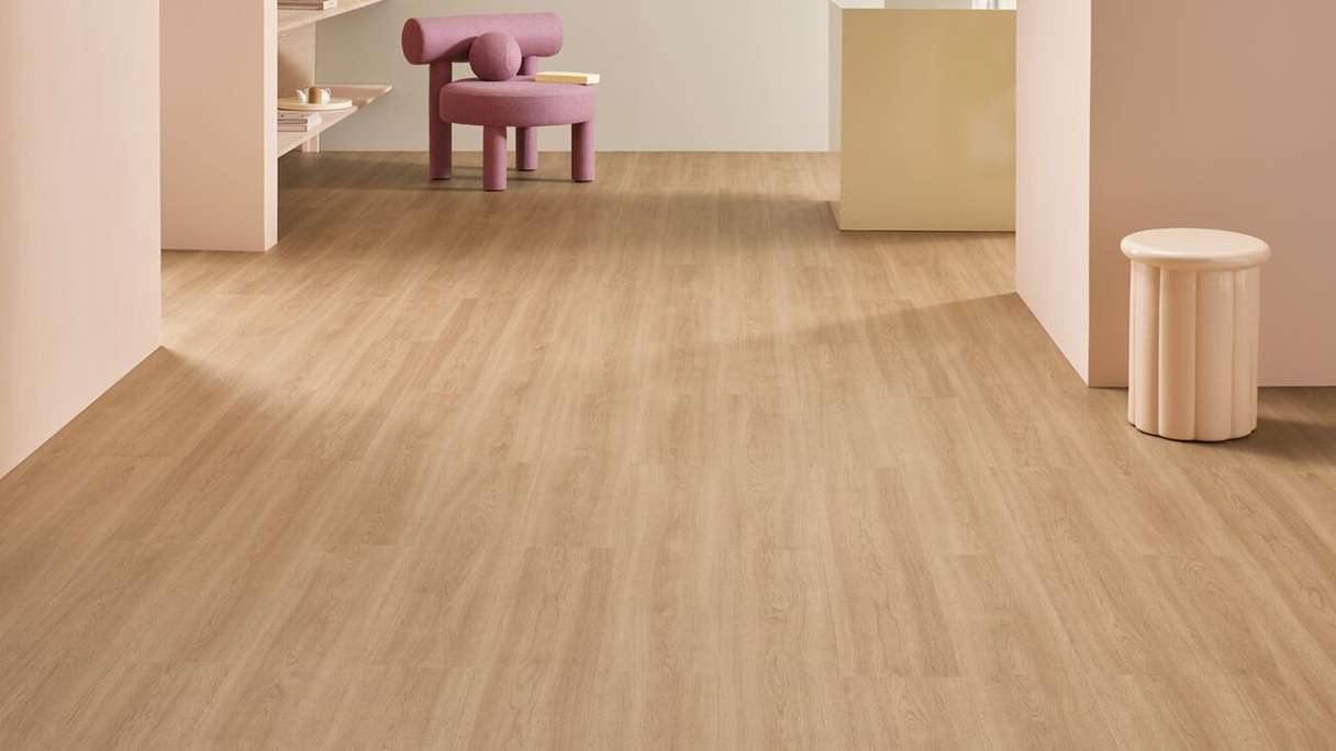 Vinile adesivo planeo - SilentIQ Wood 2in1 per uso commerciale Rovenza | Isolamento acustico integrato (F-DW-SIQ-7080)