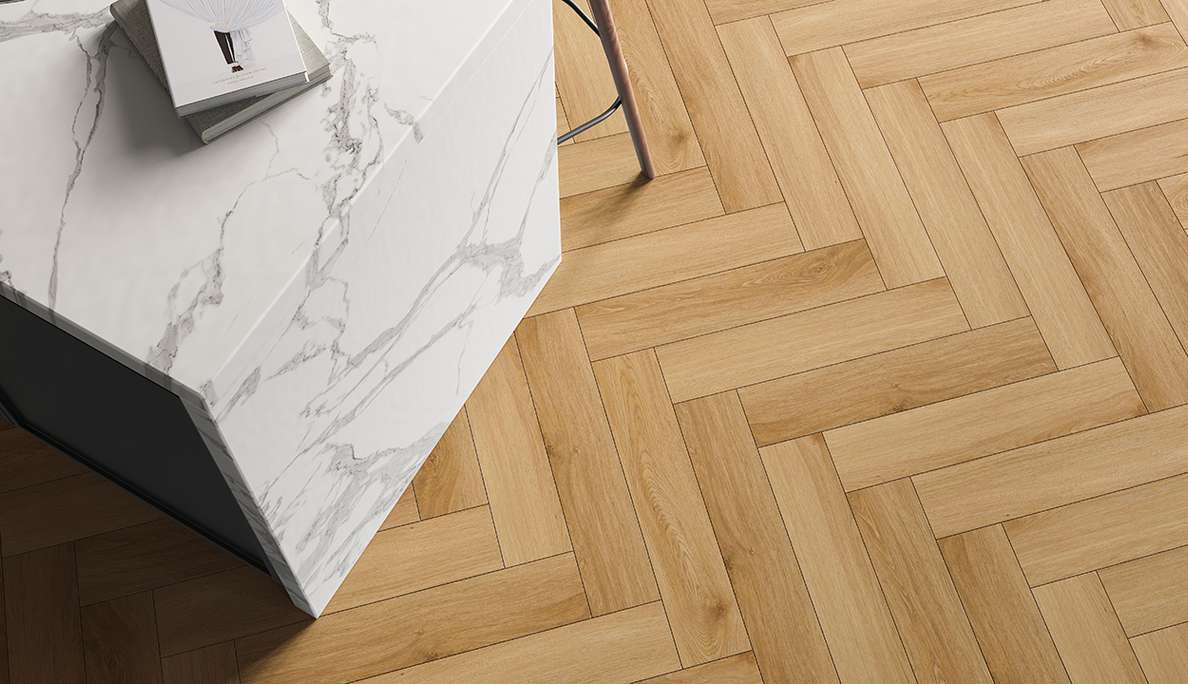planeo Vinile rigido a incastro - SolutionX 2in1 a spina di pesce rovere dorato