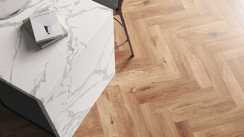 planeo Vinile rigido Klick - SolutionX 2in1 Rovere a spina di pesce Naturale Rustico | Isolamento acustico integrato (ECF-HB-0755)
