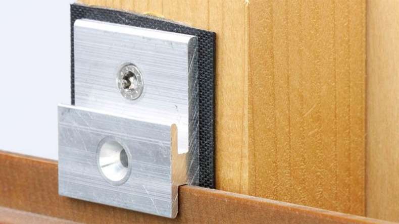 Clip universale Trespa con viti