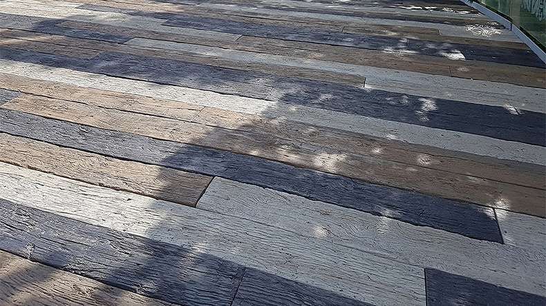 decking massiccio planeo Antica PureBoard - Rovere nero 3,6 m strutturato