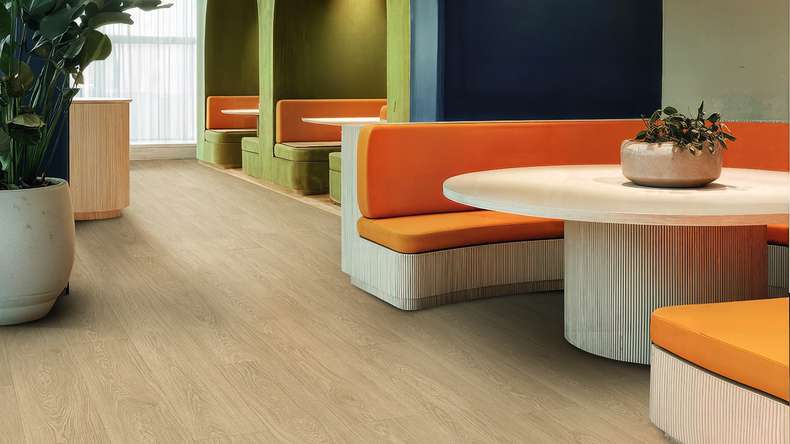 Vinile adesivo Gerflor - Creation 30 Lounge Oak Beige | Goffratura sincronizzata