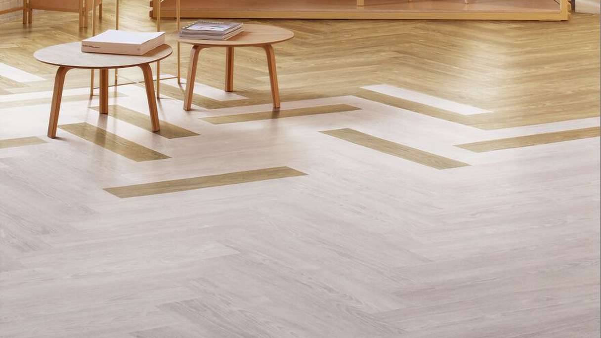 Vinile adesivo Forbo Allura Wood 55 - Frassino naturale 750 x 150 mm (63661DR5)
