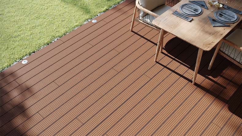 planeo LineWood WPC Pannello per decking solido - Marrone chiaro 4,80m scanalato/scanalato