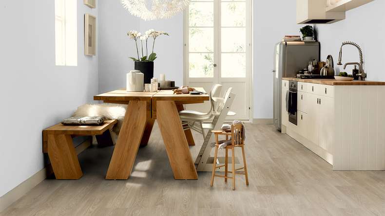Forbo Allura Wood 40 vinile adesivo - Legno chiaro (63533DR4)