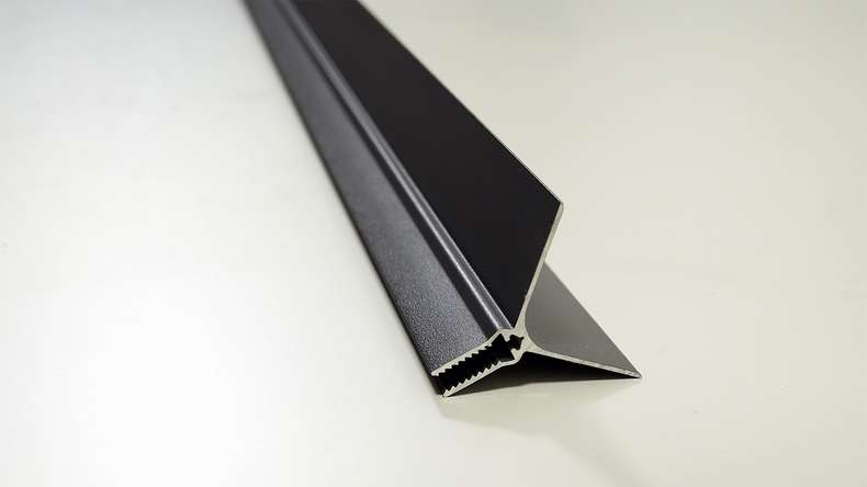 planeo Fassado - Profilo terminale d'angolo interno in alluminio nero 2,90m