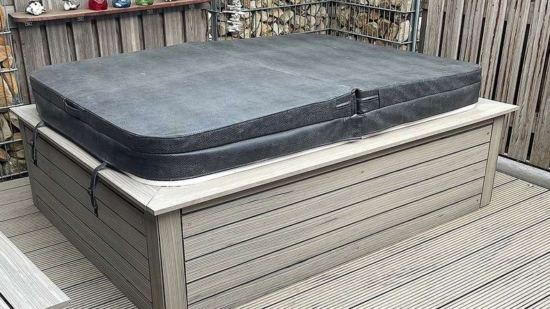 planeo Fassado - Rivestimento di facciata a rombi in WPC grigio pietra
