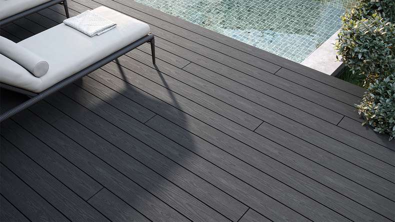 planeo CoEXWood WPC tavola con rivestimento solido - Grigio antracite/grigio-grigio 4.2m strutturato