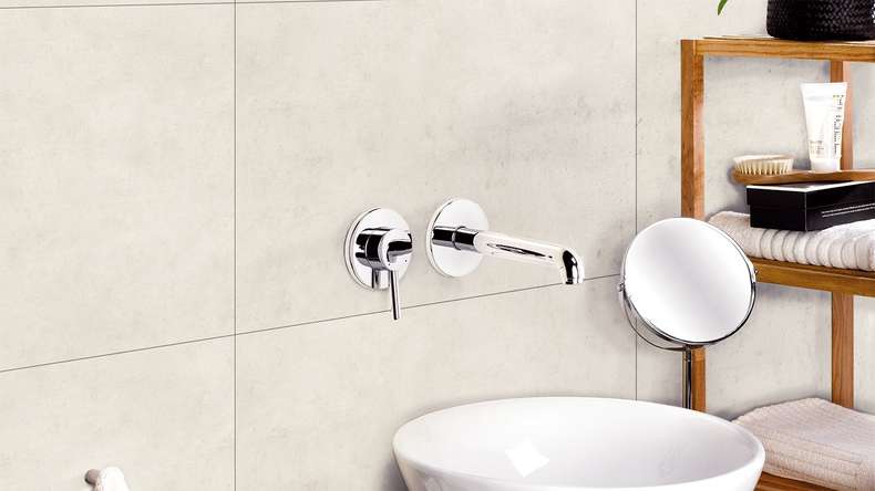 planeo StrongWall - Rivestimento in plastica per pareti Cemento chiaro 65 x 37,5 cm