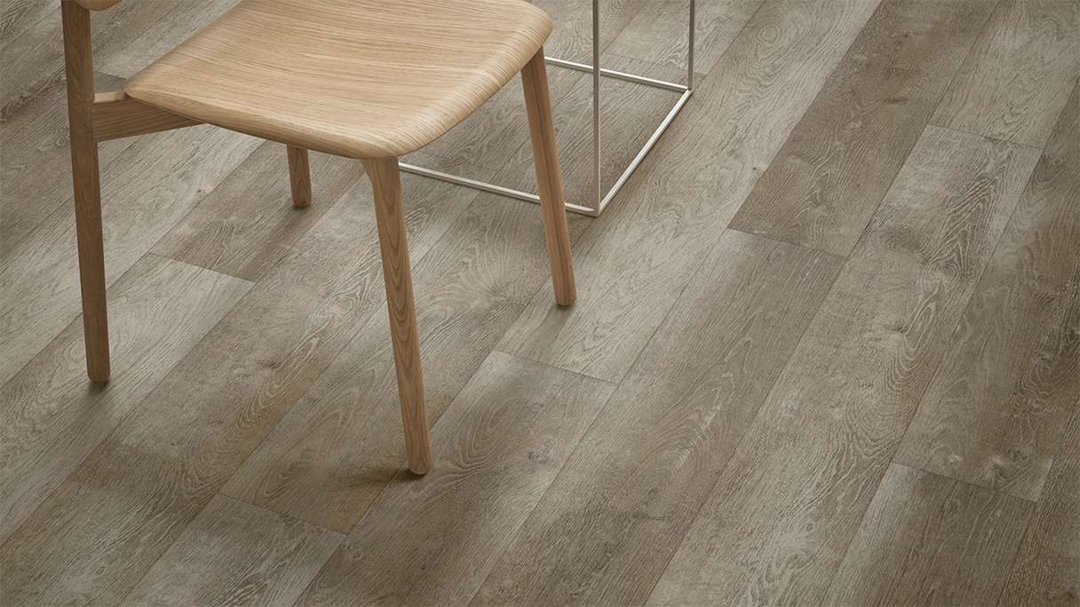 Vinile adesivo Forbo Enduro - Rovere grigio naturale (69137DR3)