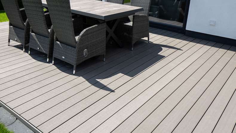 Set completo TitanWood 3m struttura a listoni per legno massiccio grigio chiaro 9,2m² incl. alluminio-UK