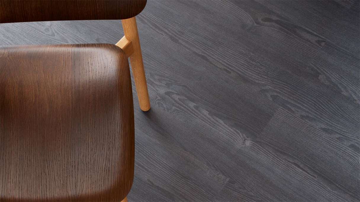 Vinile adesivo Forbo Allura Wood 70 - Frassino indaco 750 x 150 mm (63666DR7)