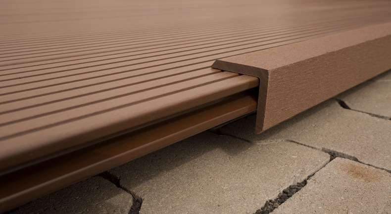 planeo pavimenti WPC striscia angolare marrone scuro per tavole da decking - 2,2m