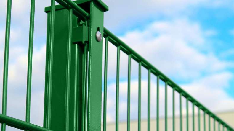 Luce di recinzione a doppia maglia 6/5/6 RAL 6005 verde muschio Altezza - 2430 x 2510 mm
