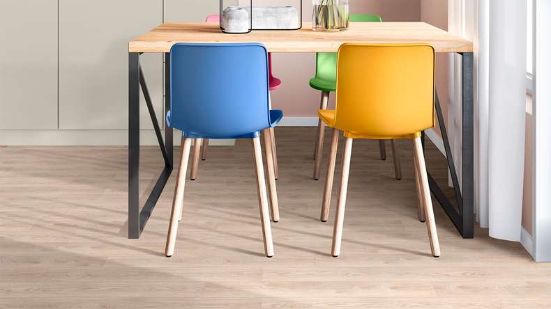 Vinile adesivo Forbo Enduro - Legno chiaro (69335DR3)
