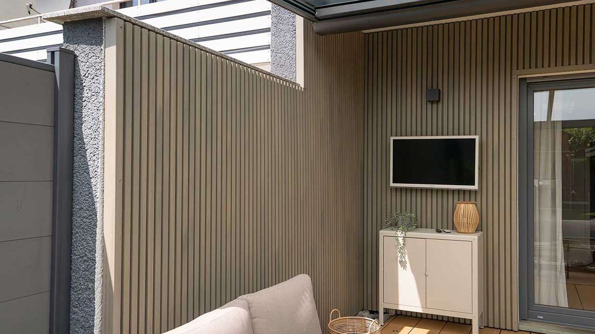 planeo LINEA Wide - Rivestimento per facciate in WPC CoEx, grigio chiaro, 2900 x 181 mm