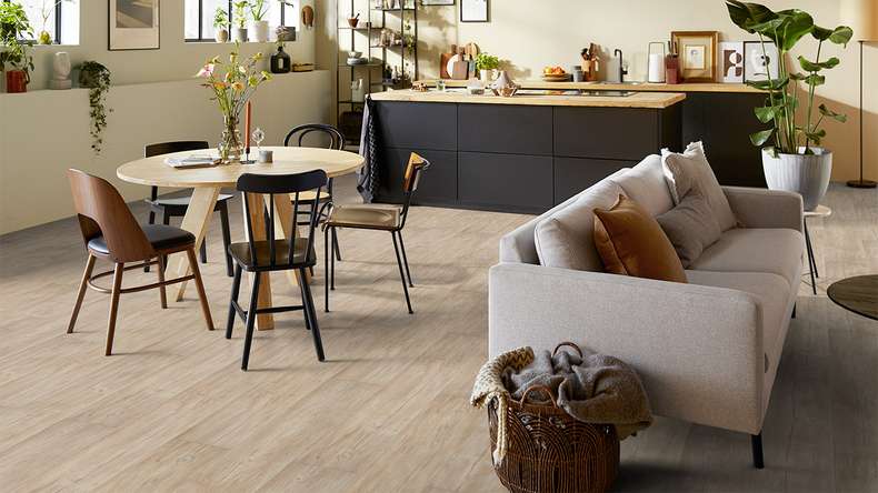 Vinile adesivo Forbo Allura Wood 40 - Pino rustico sbiancato (60084DR4)