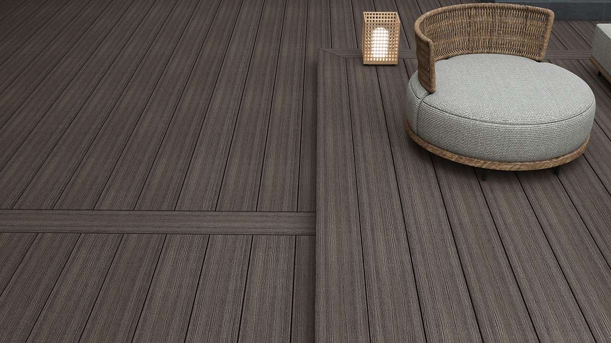 planeo MAXLine Antique - Decking XL rivestito in WPC CoEx massiccio - marrone scuro 3m rustico testurizzato/liscio spazzolato