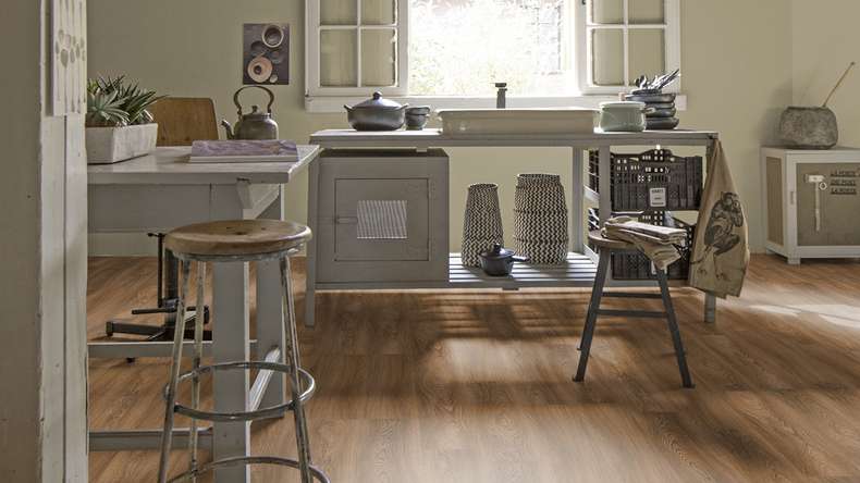 Vinile adesivo planeo - SilentIQ Wood 2in1 Montesa | Isolamento acustico integrato (F-DW-SIQ-18035)