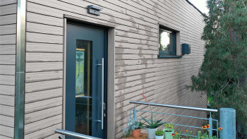 planeo Fassado - Rivestimento di facciata a rombi in WPC grigio pietra