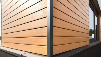 planeo Fassado - WPC rivestimento facciata a fasce romboidali in rovere marrone
