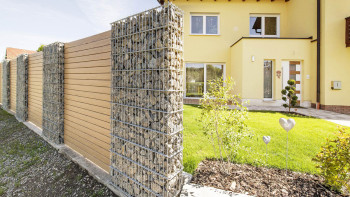 planeo Fassado - WPC rivestimento facciata a fasce romboidali in rovere marrone
