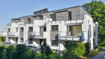 planeo Fassado - Rivestimento di facciata a fasce romboidali WPC grigio grafite