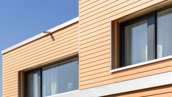 planeo Fassado - Rivestimento di facciata a rombi in WPC Prime marrone ambra