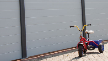 planeo Gardence Metallic - Recinzione in allumino quadrata Grigio argento DB 701