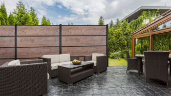 planeo Gardence Resistant - recinzione a innesto HPL effetto legno 180 x 183 cm