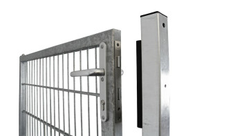 Porta universale media a 1 pannello zincata a caldo inclusi i pali della porta