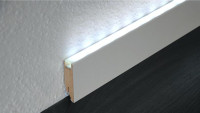 Battiscopa a LED con rivestimento in lamina/bianco
