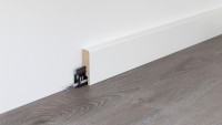 Zoccolo Wineo bianco Battiscopa a contrasto bianco 16 x 60 x 2380 mm