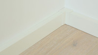 Angolo interno autoadesivo per battiscopa F100202M Bianco moderno 18 x 80 mm
