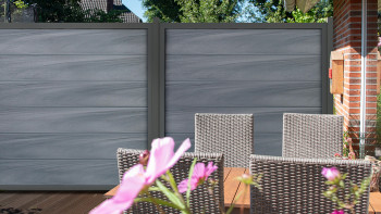 planeo Viento - recinzioni da giardino quadrata in pietra grigia coestrusa con telaio in alluminio antracite
